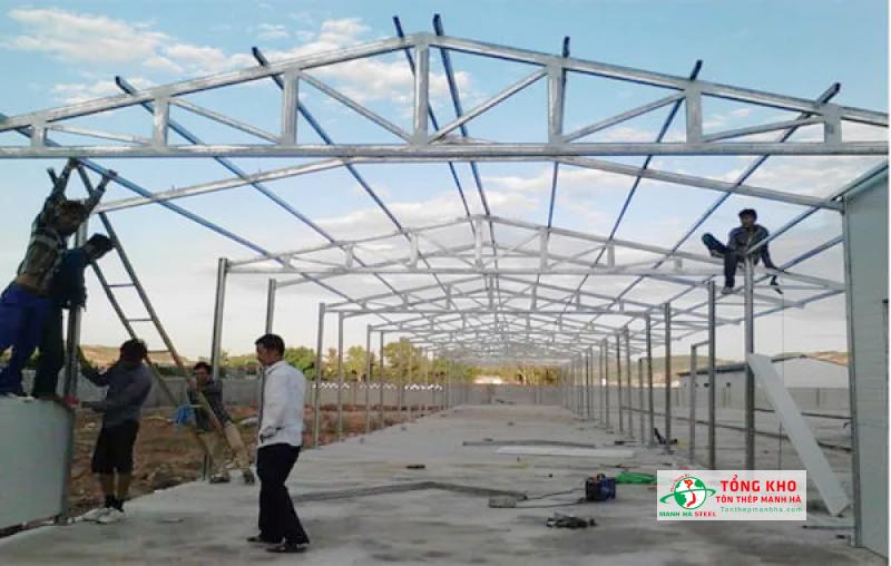 Sắt hộp 40x60 làm khung nhà xưởng