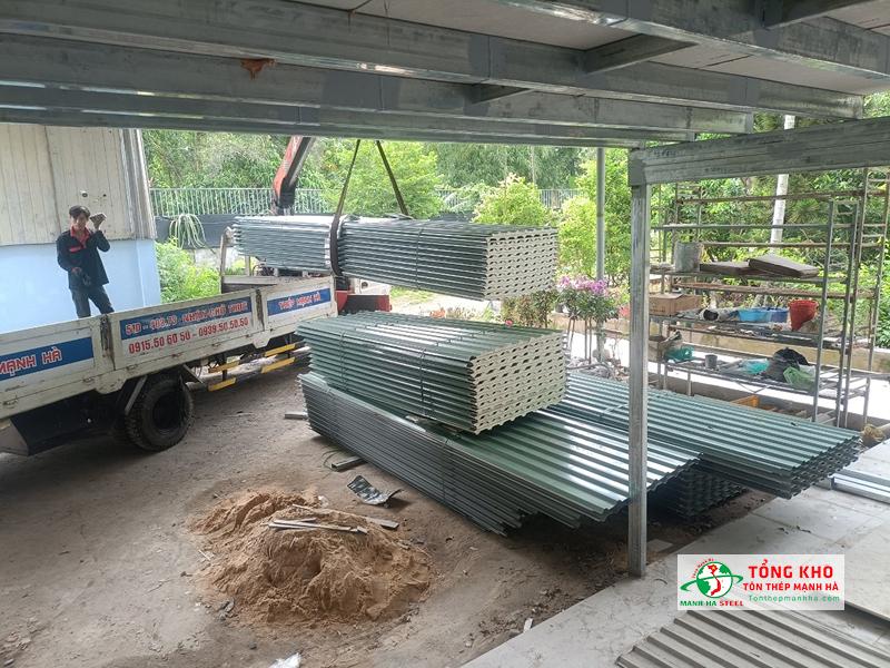 Giao cho anh Tuấn ở Bến Tre 500m tôn PU