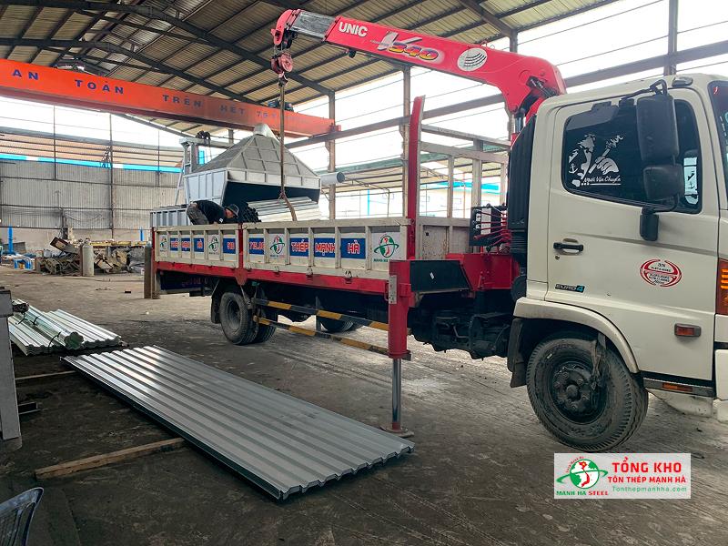 Cung cấp 500m tôn lạnh sửa chữa nhà xưởng ở Bình Chánh