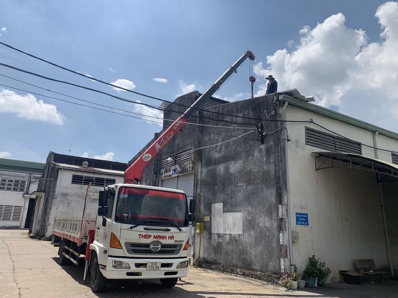 Mạnh Hà là địa chỉ chuyên phân phối sản phẩm các loại tôn giả ngói uy tín, giả cả cạnh tranh, rẻ hơn thị trường 3-7%