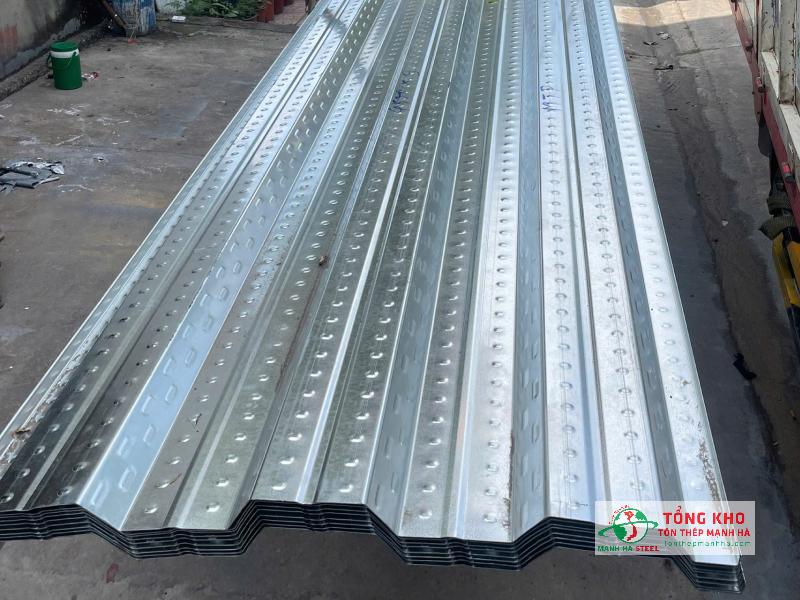 Sản phẩm tôn sàn deck Hoa Sen