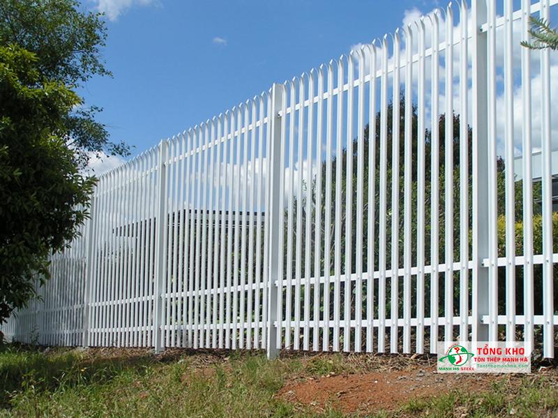 Sử dụng thép hộp 20x40 của Vitek để làm hàng rào