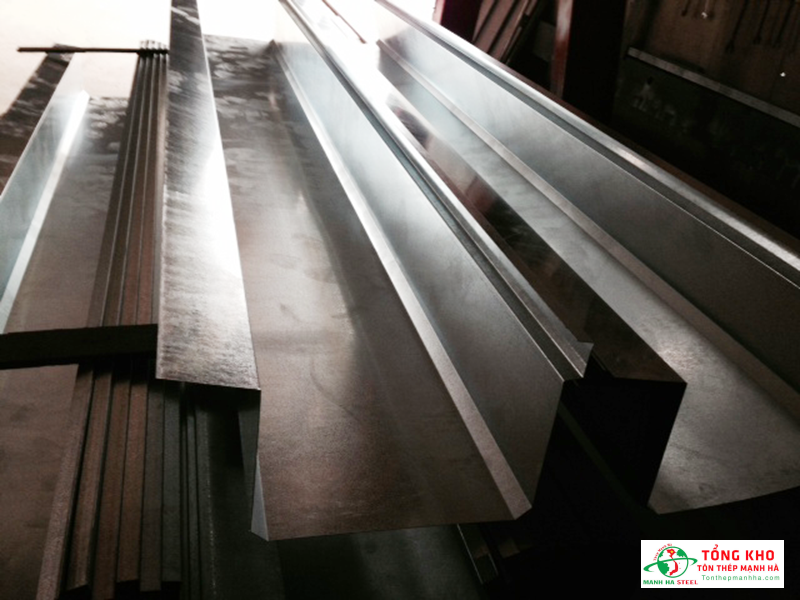 Máng xối bằng inox có độ bền ấn tượng