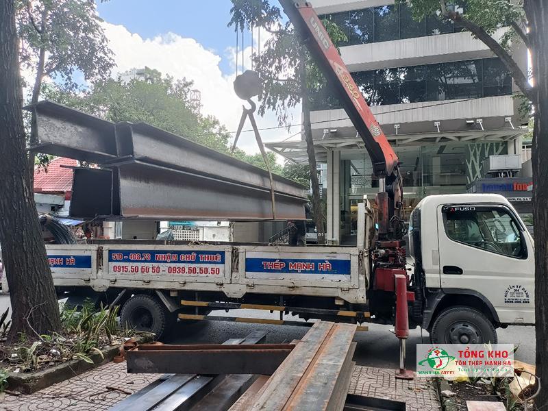 Giao đến công trình nhà tiền chế làm văn phòng ở quận 3 2 tấn thép hình H200