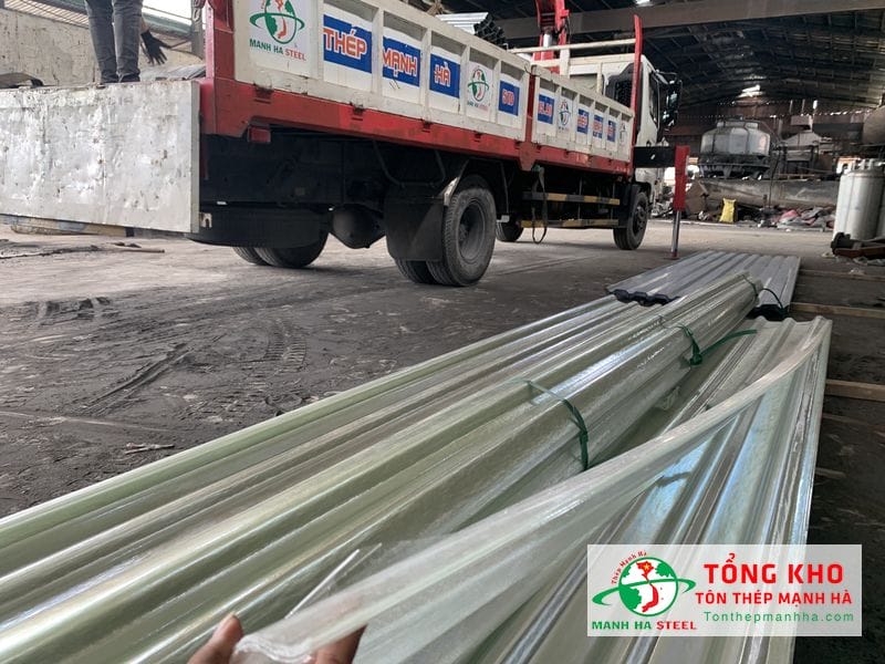 Mua tôn nhựa 5 sóng vuông chất lượng cao, giá rẻ tại đại lý tôn thép Mạnh Hà