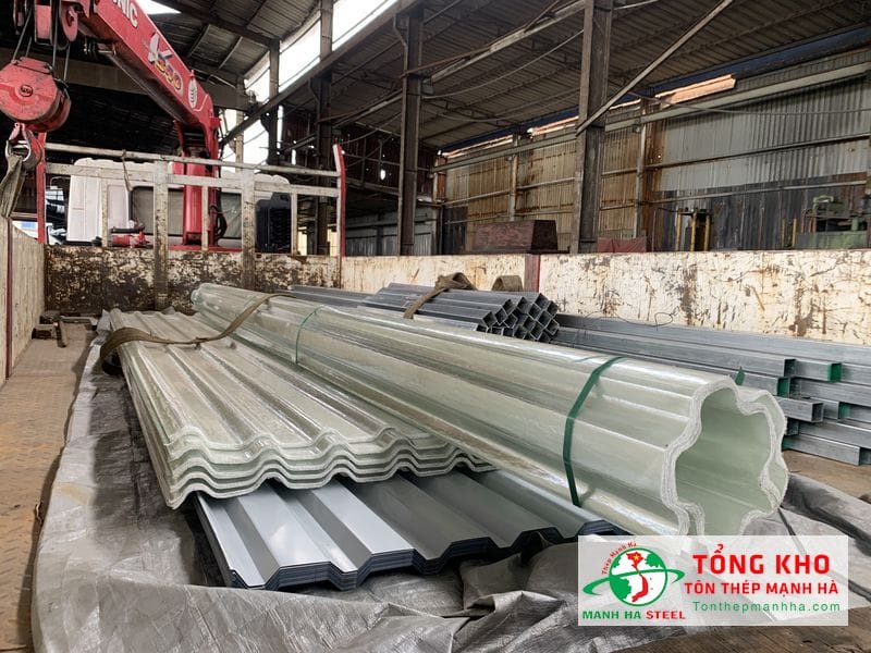 Mua tôn nhựa lấy sáng composite chất lượng cao, giá rẻ tại đại lý tôn thép Mạnh Hà