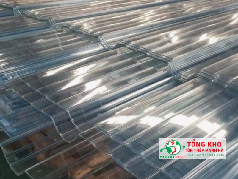 Tôn nhựa lấy sáng Polycarbonate