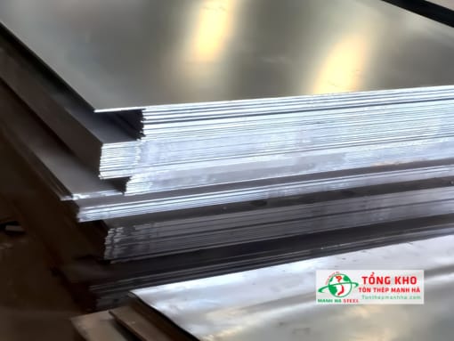 Tấm inox 3mm là sản phẩm phổ biến trong ngành công nghiệp và xây dựng, độ bền cao, tính thẩm mỹ tốt