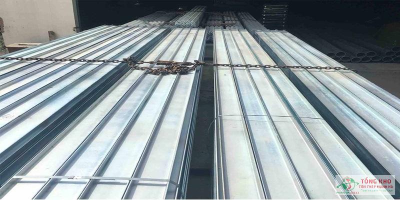 Thép hình I mạ kẽm nhúng nóng được phủ mạ đều cả 2 mặt