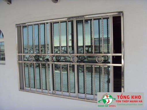 Ứng dụng láp inox D11 trong gia công khung cửa