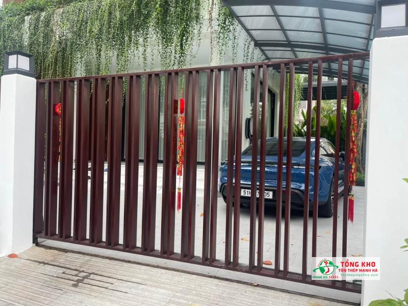 Sử dụng thép hình U80 làm cổng nhà dân dụng