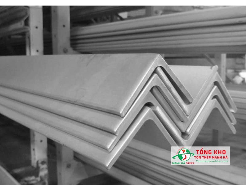 V inox 80x80 có là thép góc đều cạnh 80mm, sản xuất từ thép không gỉ có khả năng chống oxy hóa vượt trội