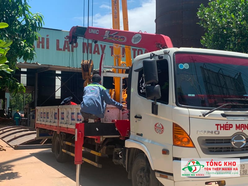Mỗi đơn hàng tại Mạnh Hà đều được vận chuyển tận nơi, nhanh chóng
