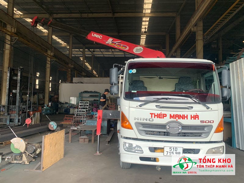 Vận chuyển thép V tận công trình khu vực TPHCM, miền Nam