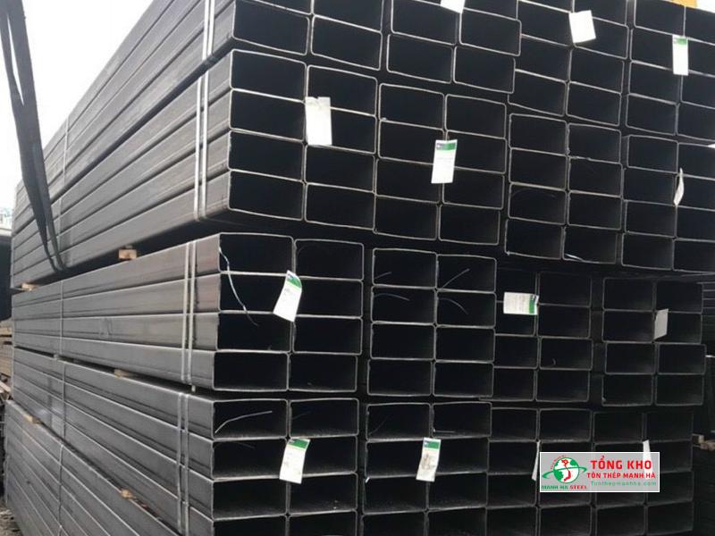 Thép hộp đen có bề mặt màu xanh đen/đen của oxit sắt