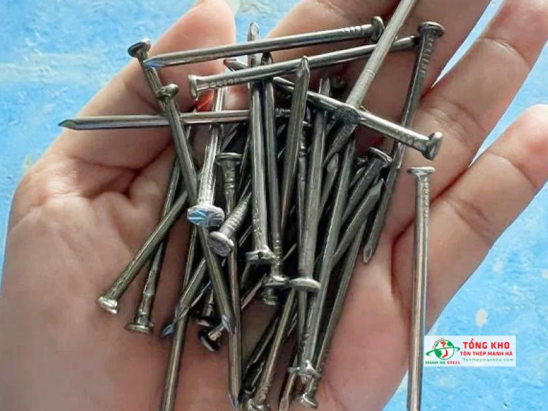 Đinh đóng coppha là loại đinh chuyên dùng để cố định ván khuôn đổ bê tông