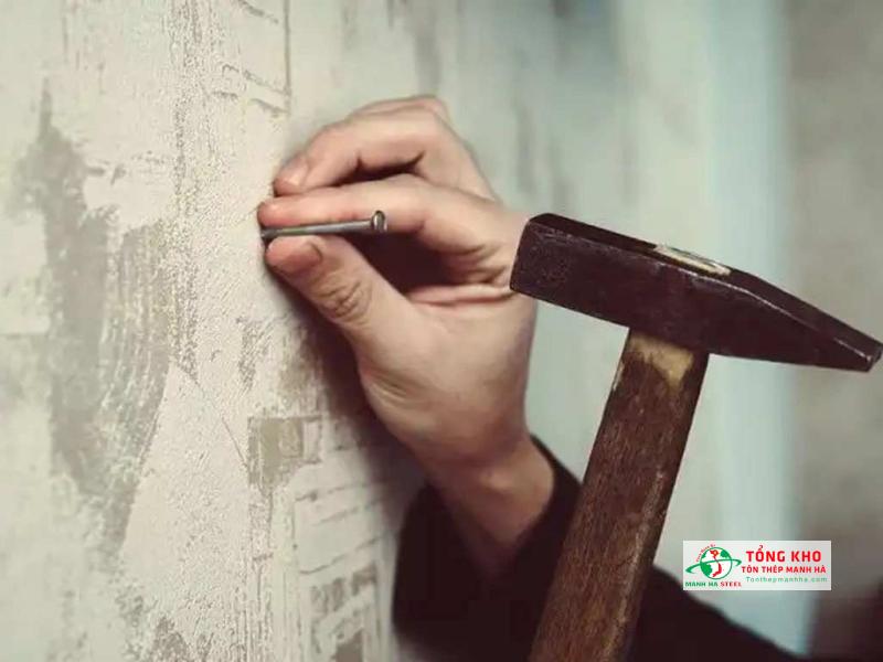 Đinh sắt có độ bền cơ học cao, chống cong võng, chịu lực tốt