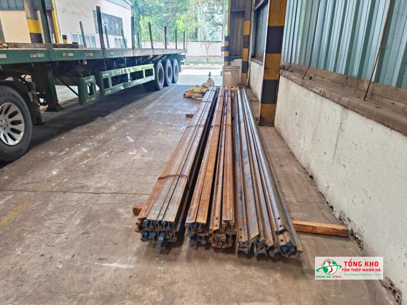 Tôn Thép Mạnh Hà bán thép ray chất lượng, đa dạng quy cách