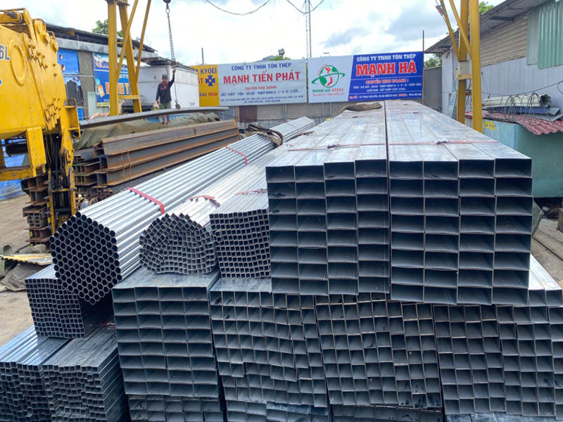 Đại lý Tôn Thép Mạnh Hà giao thép hộp Đức Việt tận công trình, hàng chính hãng, chứng từ đầy đủ