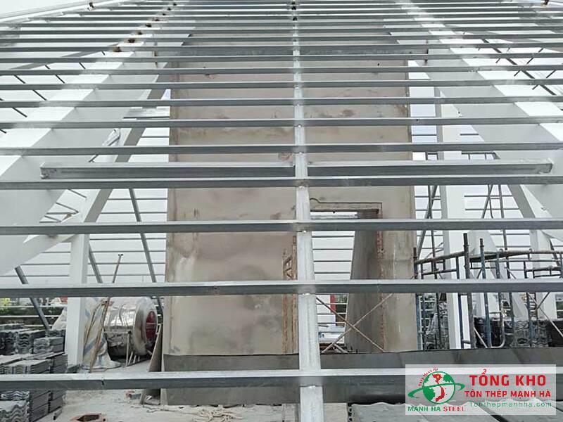 Khung kèo mái gia công từ sắt hộp 180x180