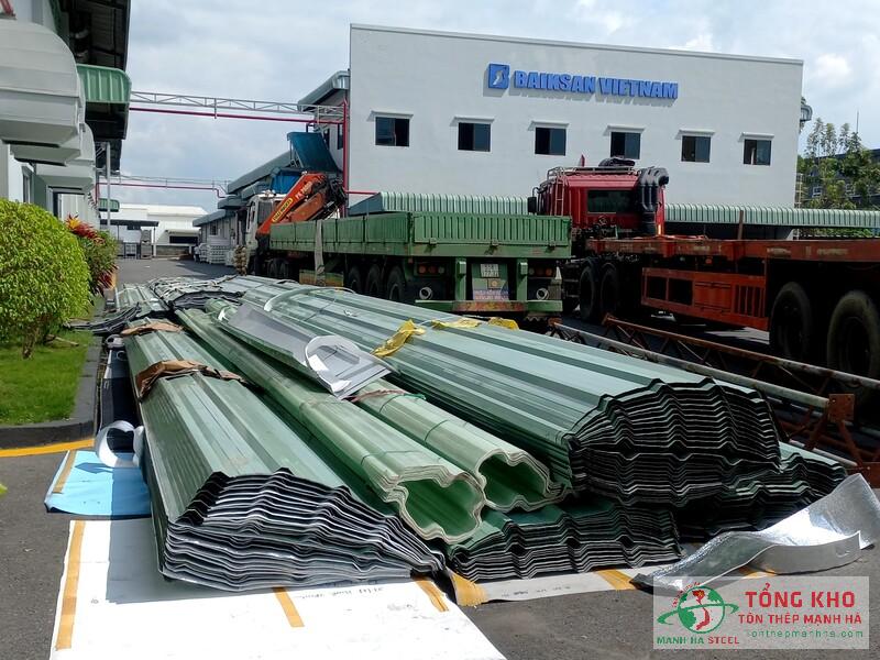 Giao 150m tôn lấy sáng FRP 1.2mm cho trang trại nông nghiệp ở Long Thành, Đồng Nai