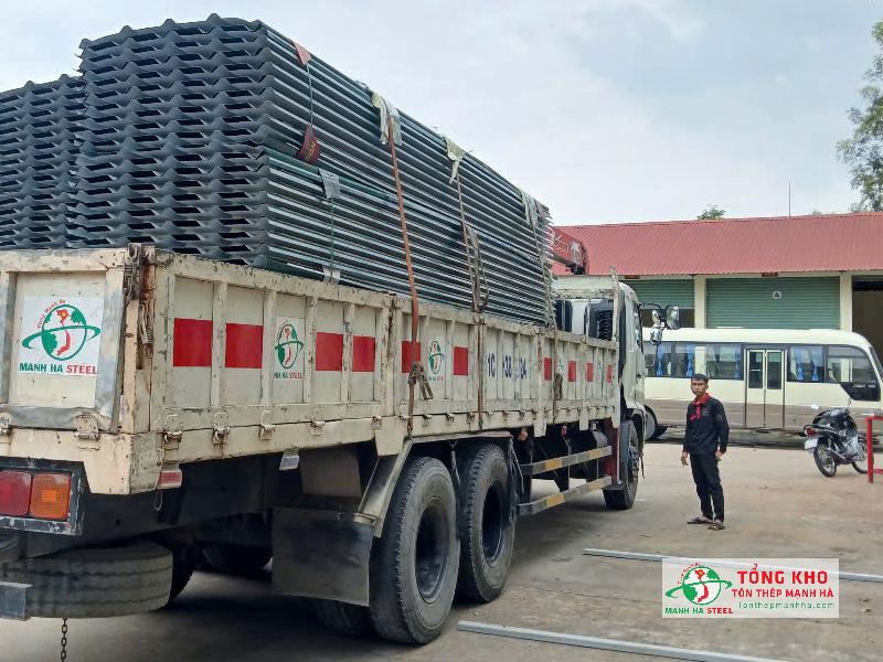 Giao 2000m Tôn Nam Kim cho doanh trại quân đội tại Tân Châu, Tây Ninh