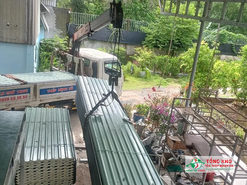 Giao 350m Tôn Nam Kim về xưởng gia công tại Gò Dầu, Tây Ninh