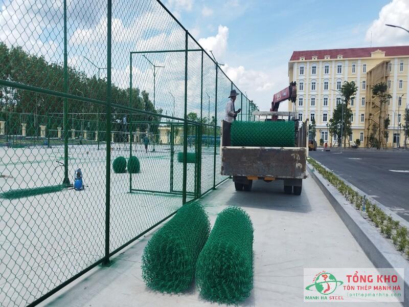 Giao 300m lưới B40 bọc nhựa khổ 2m4 cho khu nhà xưởng ở Long Thành, Đồng Nai