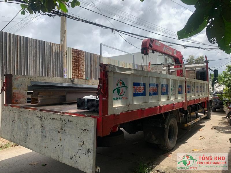 Bàn giao 4 tấn thép I300 nhập khẩu Q235 cho dự án nâng cấp nhà máy bao bì tại TX. Phú Mỹ, Bà Rịa - Vũng Tàu