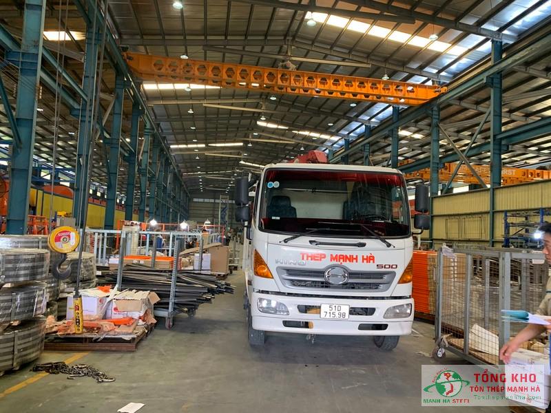 Đại lý Tôn Thép Mạnh Hà có kho hàng lớn, cung cấp đủ kích cỡ thép I100 - I900