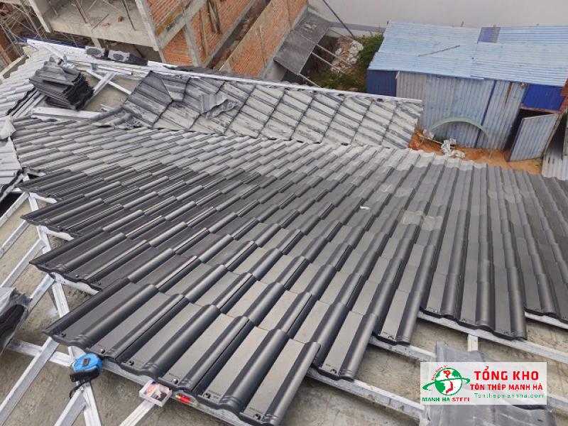 Nhu cầu sử dụng tôn giả ngói cho công trình nhà ở dân dụng tại Phú Nhuận tăng rõ rệt