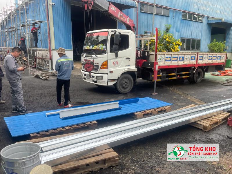 Đại lý tôn Hoa Sen tại Huyện Củ Chi uy tín, giao hàng nhanh, giá gốc - Tôn Thép Mạnh Hà