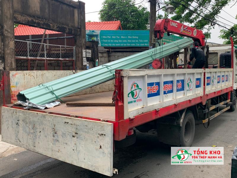 Tôn Thép Manh Hà là đại lý tôn Hoa Sen tại Huyện Hóc Môn cung cấp tôn chính hãng cho các công trình