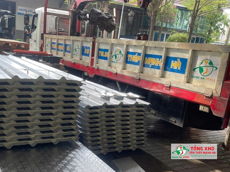 Đại lý tôn Hoa Sen tại Quận Tân Phú - Tôn Thép Mạnh Hà có giá ưu đãi, giao hàng nhanh, chính hãng 100%