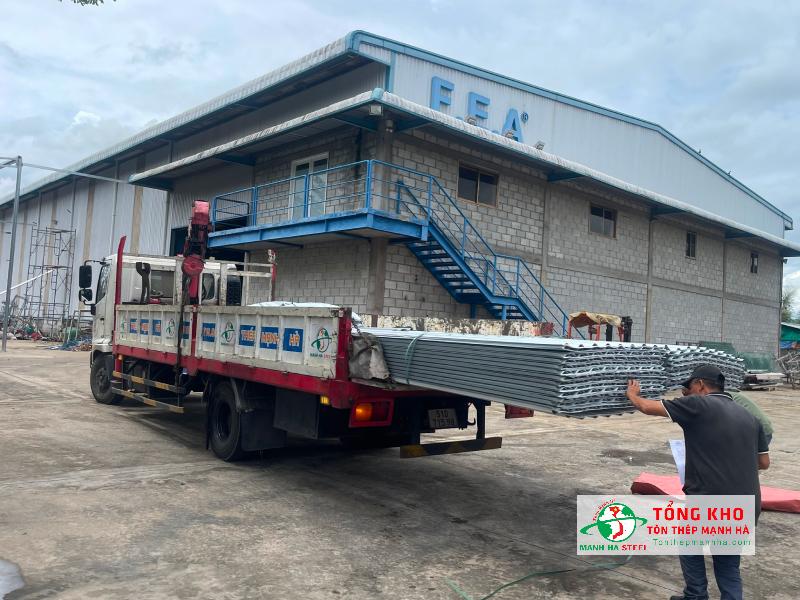 Bàn giao 780m tôn cách nhiệt PE Hoa Sen cho nhà xưởng chế biến nông sản tại xã Trung Lập Hạ, Củ Chi