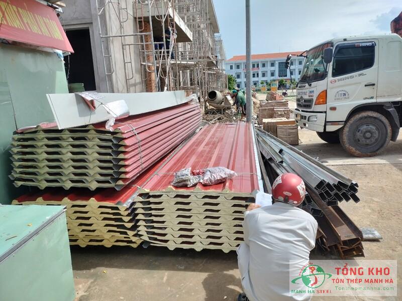 Tôn Thép Mạnh Hà - Đơn vị phân phối tôn Hoa Sen cho công trình Quận 7