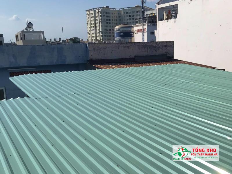 Tôn Hoa Sen được sử dụng phổ biến trong nhiều công trình tại Quận Gò Vấp