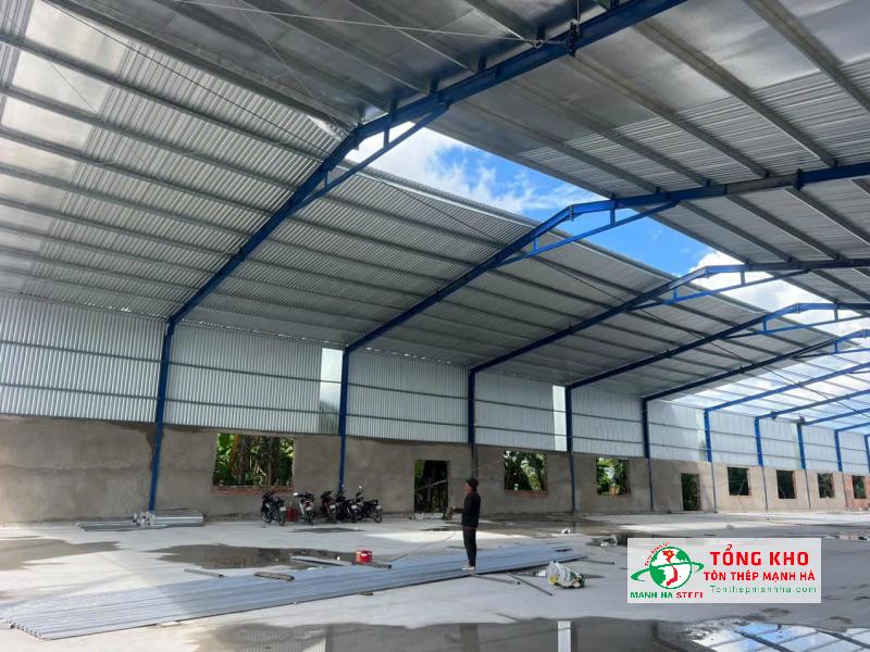 Sử dụng tôn Hoa Sen lợp mái nhà xưởng tại TP Thủ Đức hiện nay khá phổ biến