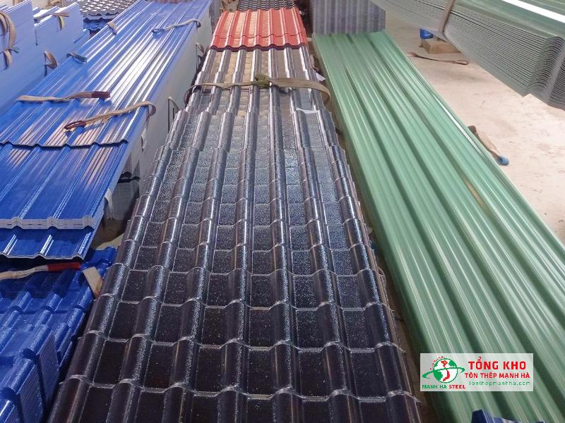 Tôn nhựa PVC cán sóng chống nóng tốt, phù hợp nhiều công trình
