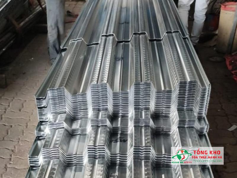 Tôn sàn deck H50W930 Hoa Sen bề mặt sáng bóng, chống ăn mòn tốt