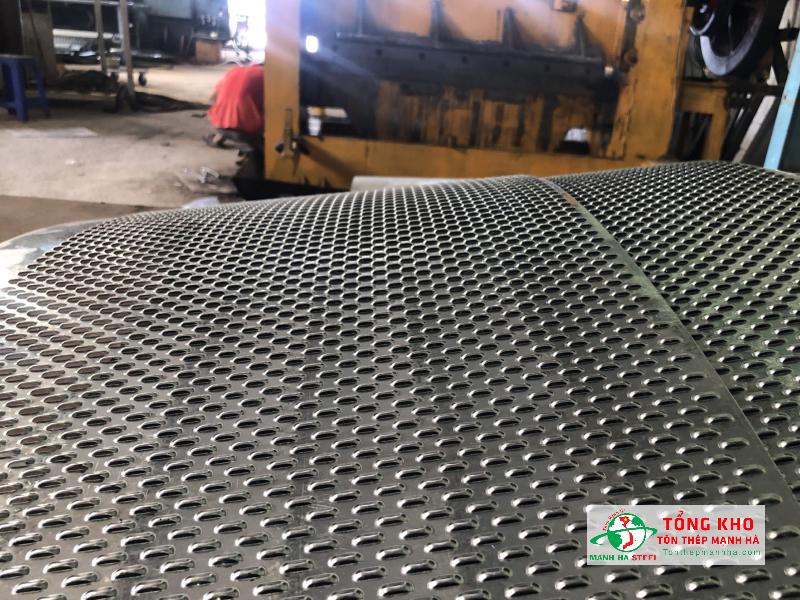 Tấm thép gia công đục lỗ nhiều hình dạng rất được ưa chuộng tại Quận 7