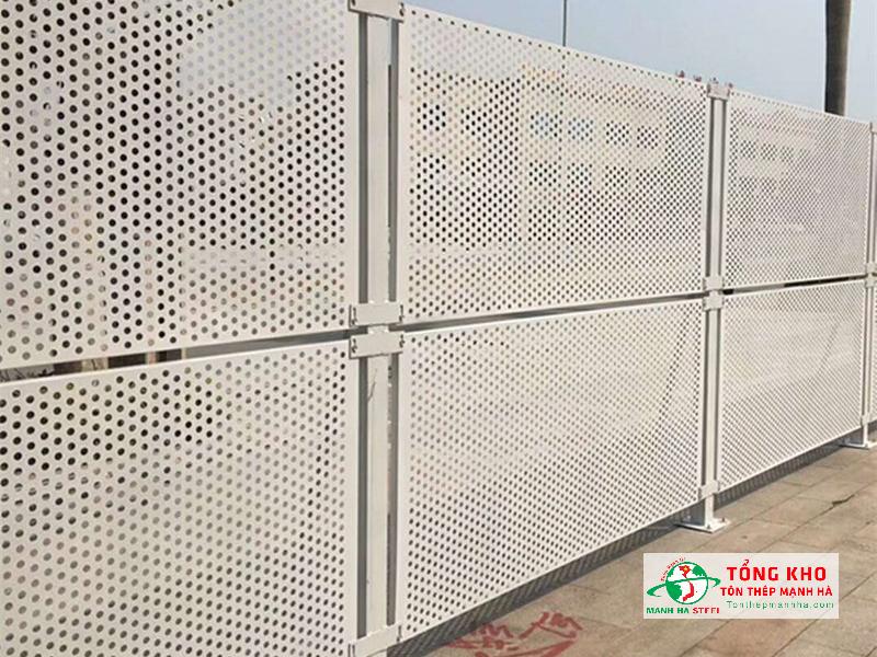 Tấm thép đục lỗ tại Quận 8 được sử dụng trong nhiều công trình với nhiều vai trò khác nhau