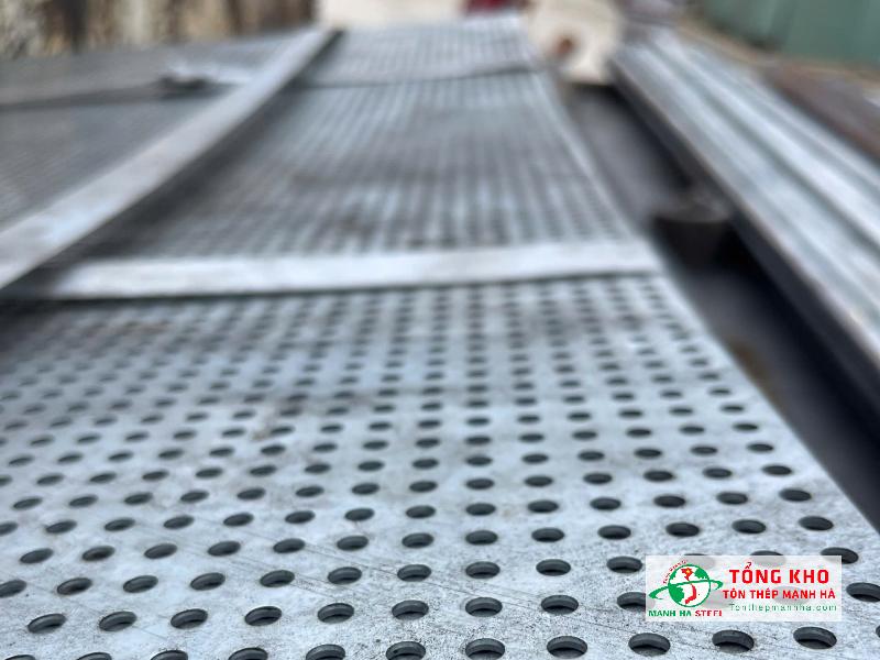 Xưởng gia công tấm thép đục lỗ tại Quận 11 nhận gia công theo yêu cầu, máy móc hiện đại