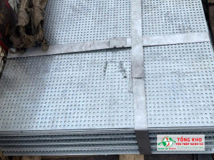 Xưởng gia công tấm thép đục lỗ tại Quận 5 - Tôn Thép Mạnh Hà có máy móc hiện đại, độ chuẩn xác cao