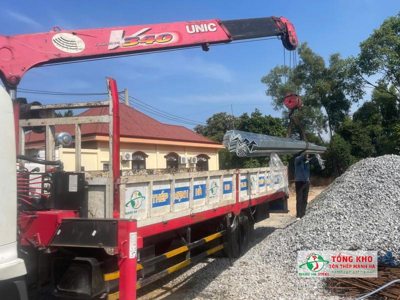 Mua thép hình tại Huyện Củ Chi của Tôn Thép Mạnh Hà cam kết hàng chính hãng, giao nhanh