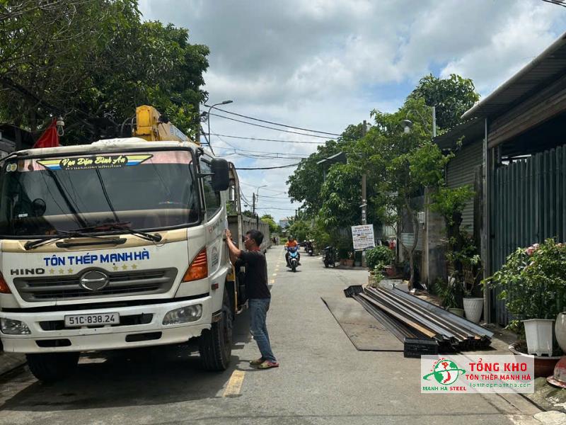 Địa chỉ bán thép hình tại Huyện Hóc Môn uy tín, có xe giao tận nơi - Tôn Thép Mạnh Hà