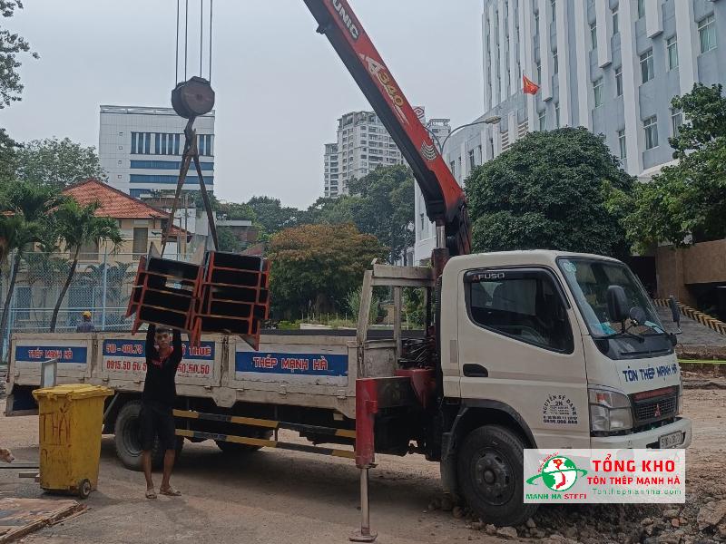 Tôn Thép Mạnh Hà là đại lý thép hình tại Quận 6 cung cấp đầy đủ thép I, H, U, V, giao nhanh