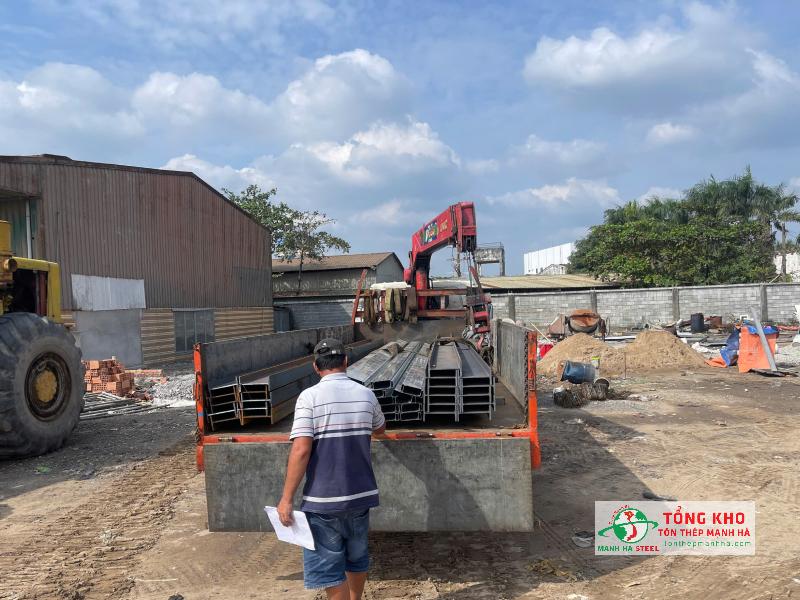 Giao 11 cây thép hình I200 dài 6m (An Khánh) cho Công ty Thăng Long TCC tại Bình Chánh