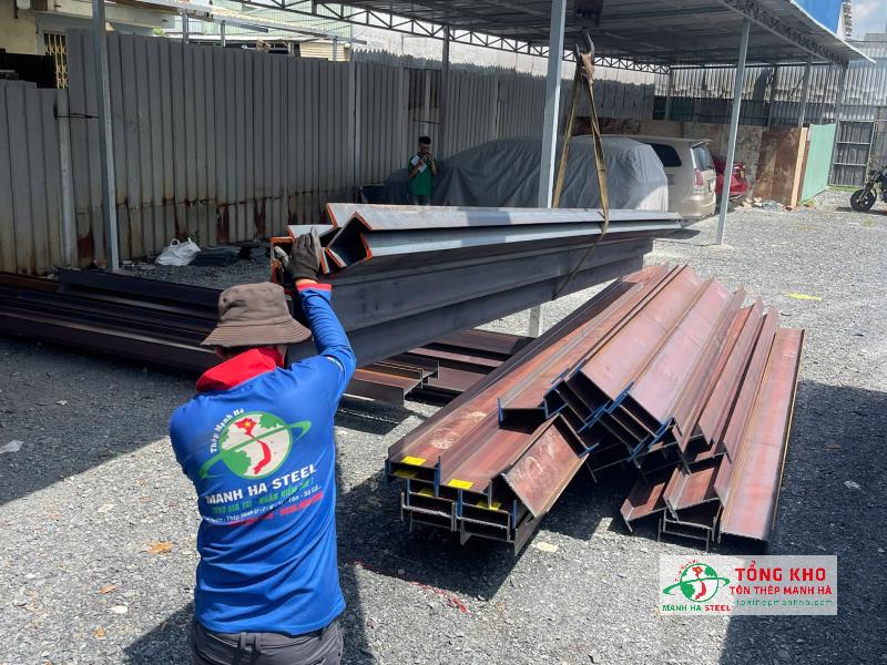 Giao 15 tấn thép hình U, I, H cho xưởng cơ khí tại Bình Chánh