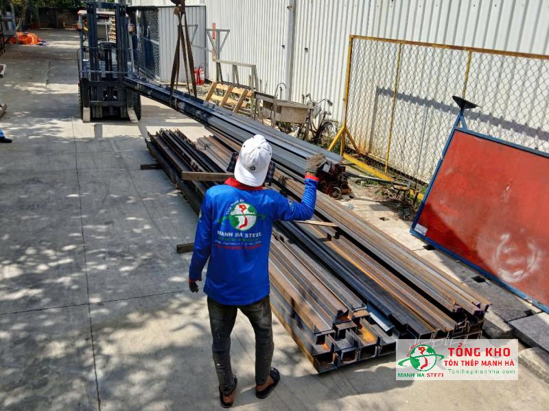 Giao thép hình U và thép V cho xưởng cơ khí tại Tân Uyên, Bình Dương